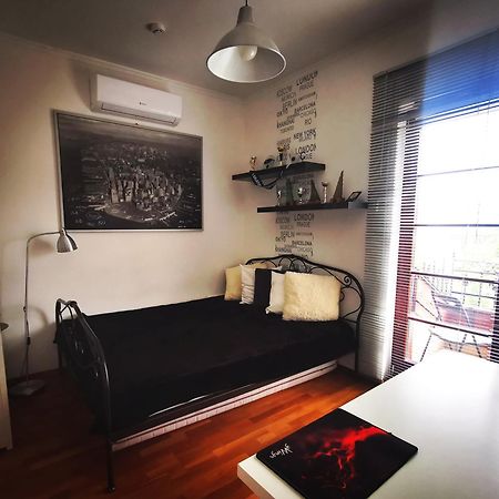 Luxury Basement In The Surrounding Of Budapest Apartment Mogyorod Bagian luar foto