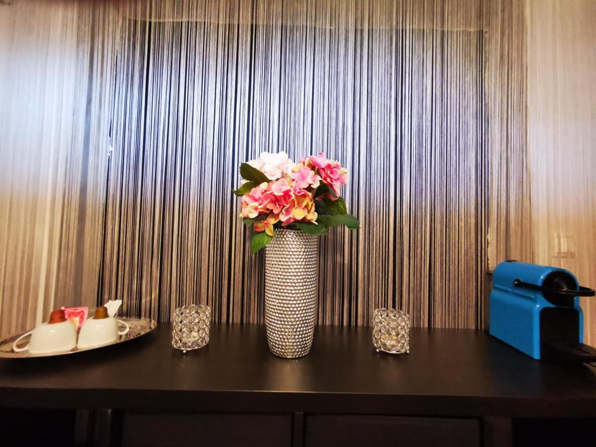 Luxury Basement In The Surrounding Of Budapest Apartment Mogyorod Bagian luar foto
